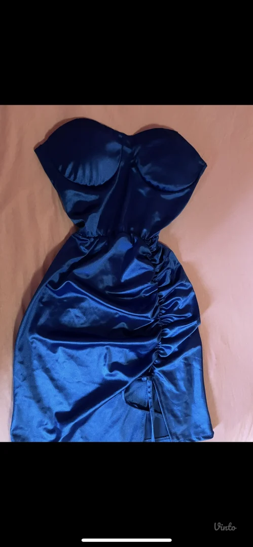 Uska, svilena haljina