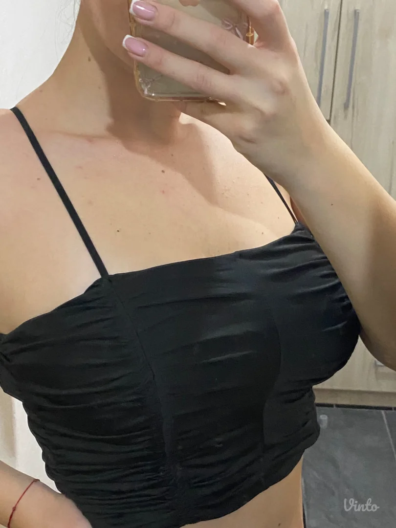 crni top naznačen L može i M