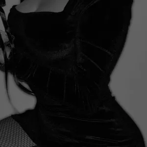 crna pliš haljina S/M