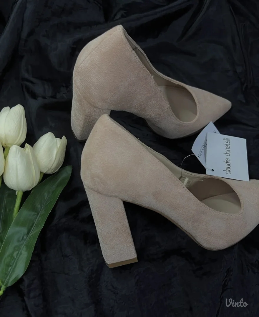 NOVE SA ETIKETOM Metro salonke