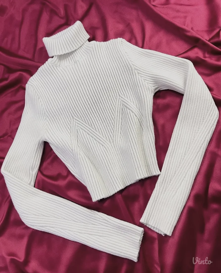 NOVO Bershka krop rolka od XS do M