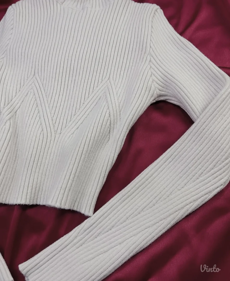 NOVO Bershka krop rolka od XS do M