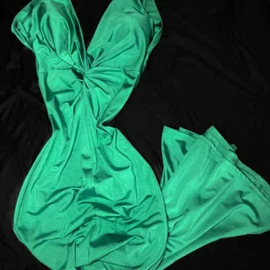 Maxi haljina sa otvorenim leðima UNI