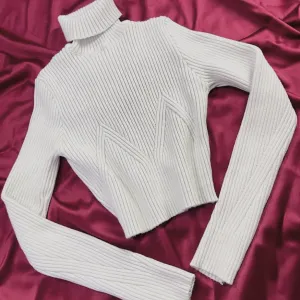 NOVO Bershka krop rolka od XS do M