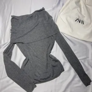 NOVA Sinsay majica sa spuštenim ramenima S/M