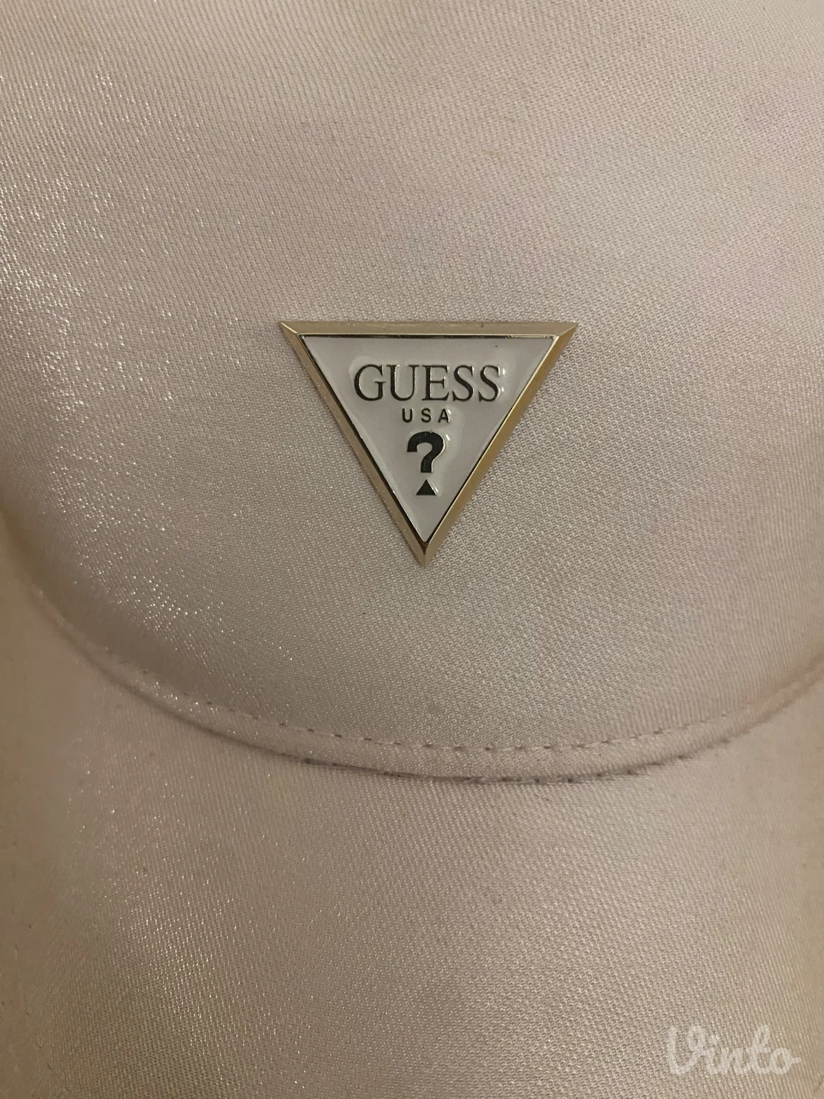 Guess kačket