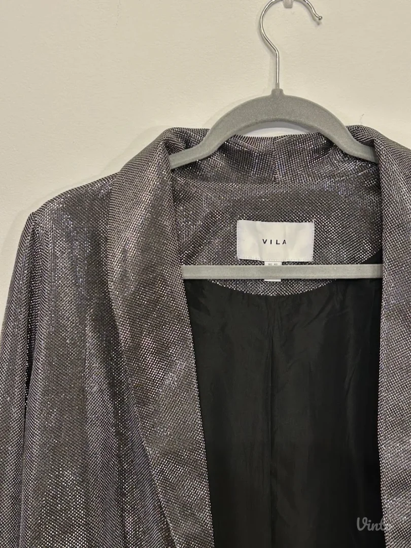 Srebrni blejzer - Vila