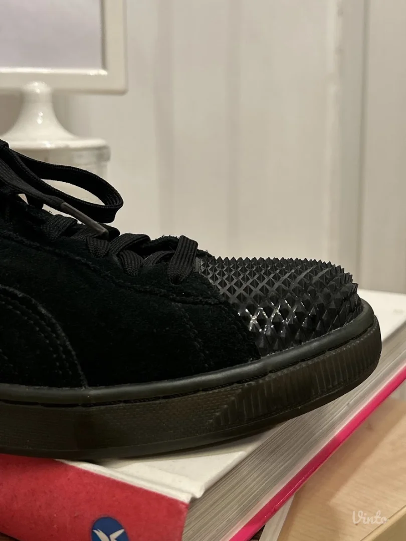 Puma - black spiky patike