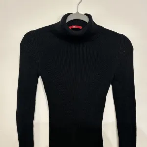 s.Oliver - crna rolka