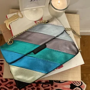 Metalic rainbow kožna torbica