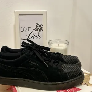 Puma - black spiky patike