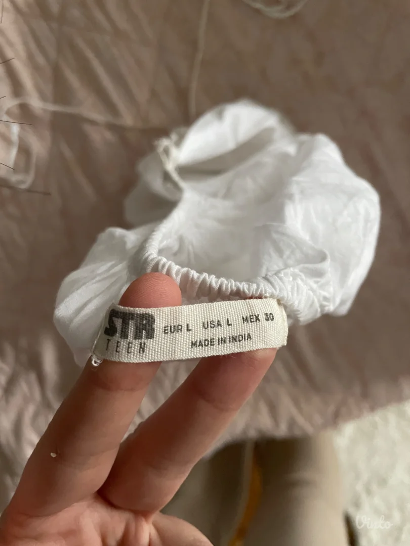 Stradivarius beli top