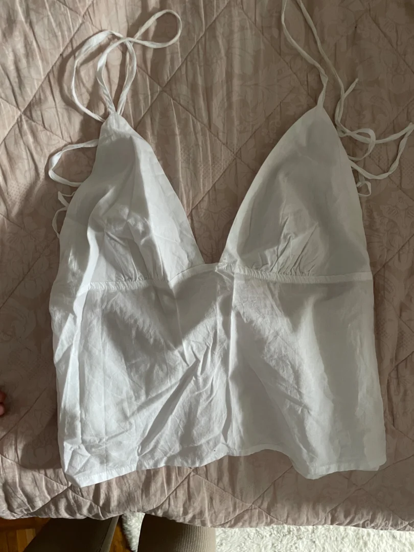 Stradivarius beli top