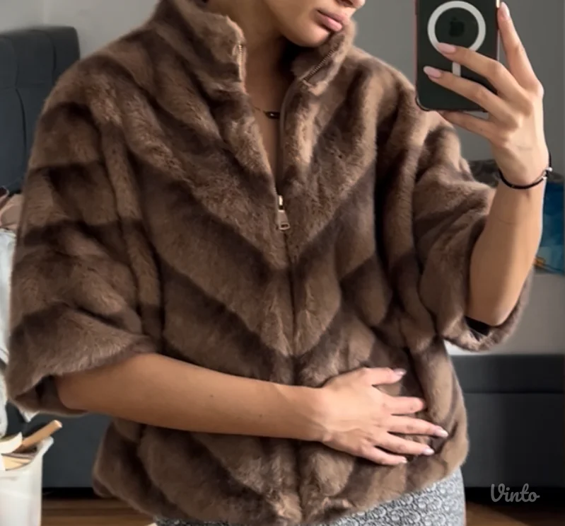 Ženska bunda-nova sa etiketom