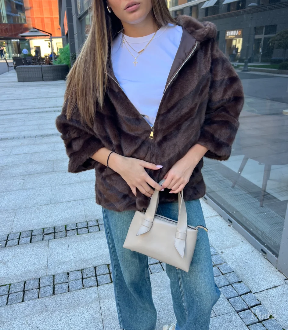 Ženska bunda-nova sa etiketom