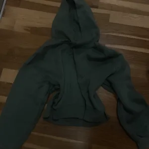 stradivarius M croped duks