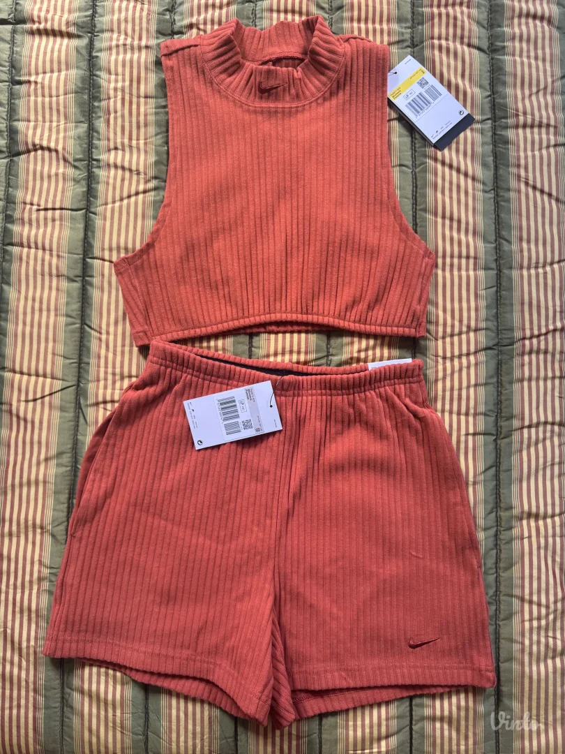 Novi Nike set top + sorts S/XS