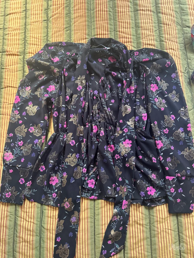 Zara bluza XS odgovara S