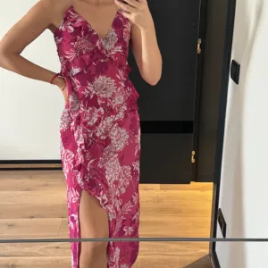Zara duga haljinica S velicina