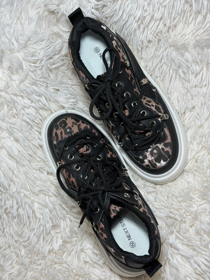 Zenske patike broj 39