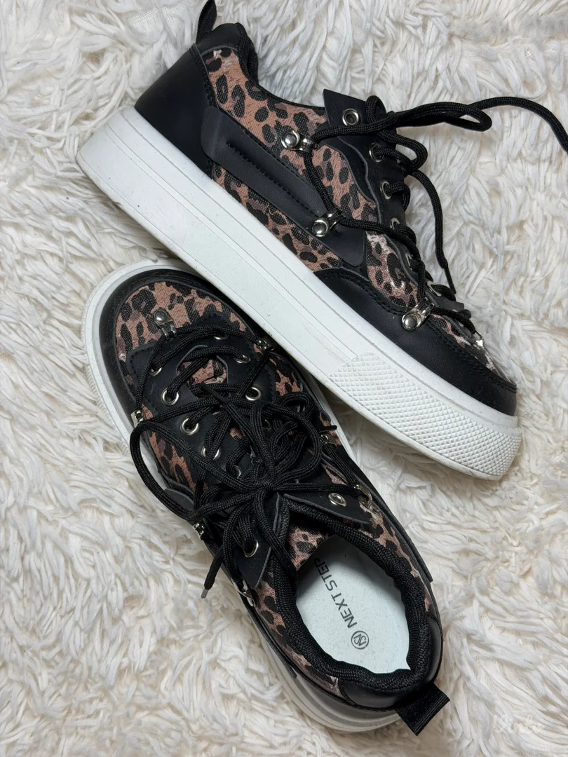 Zenske patike broj 39