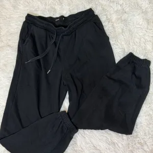 Donji deo trenerke zenski