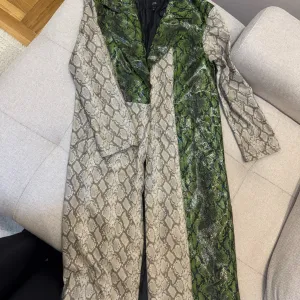 River Island Mantil