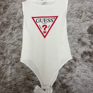 Guess beli bodi