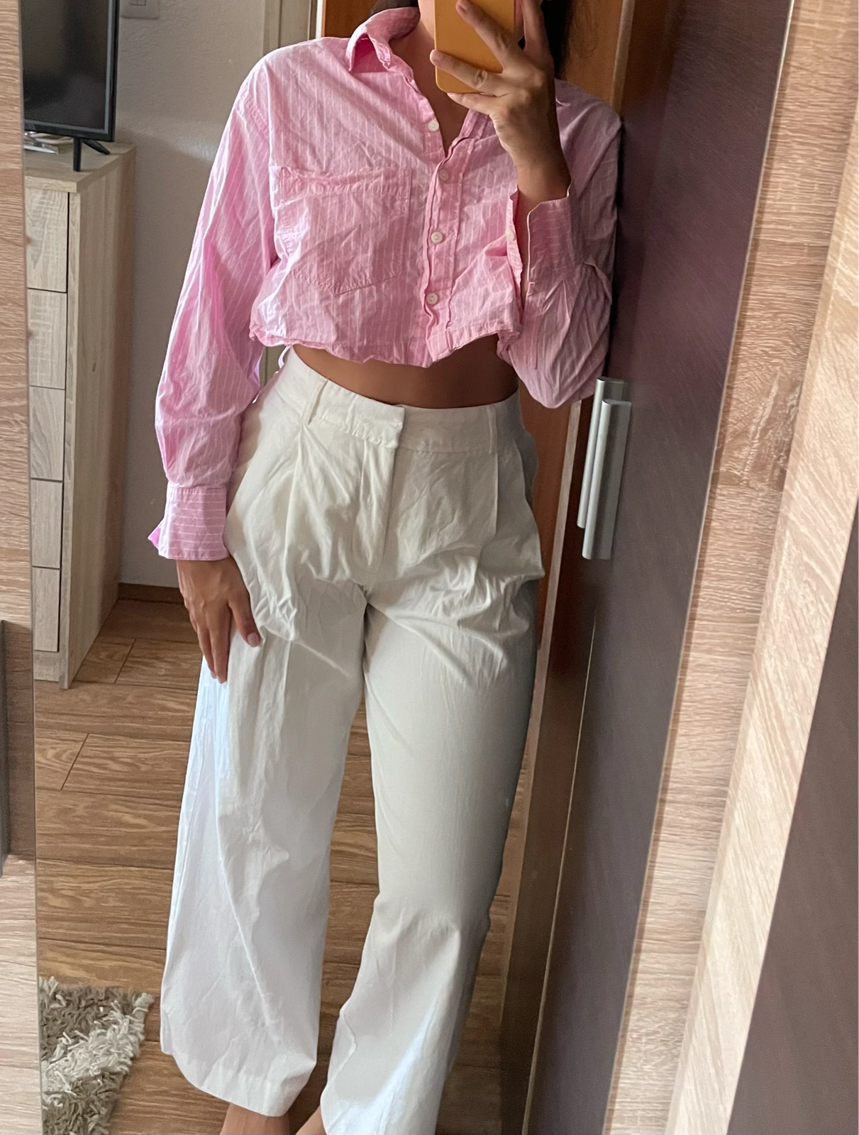 Zara pantalone i bershka kosulja