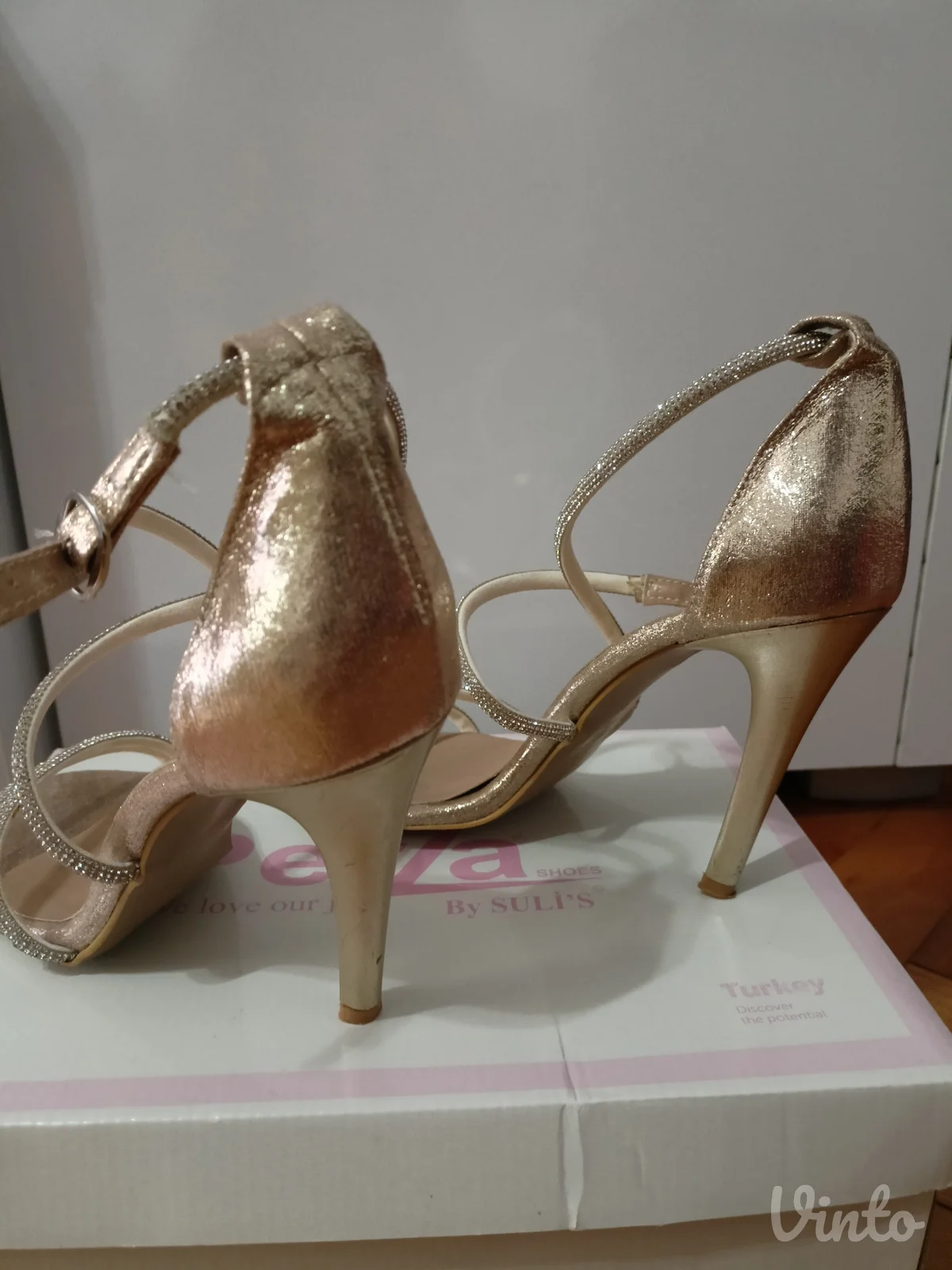 Perla sandale na štiklu-broj 38