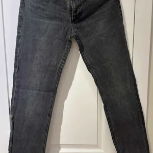 Zara farmerice i pantalone