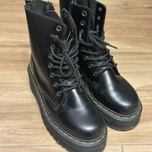 Dr.Martens Jadon čizme