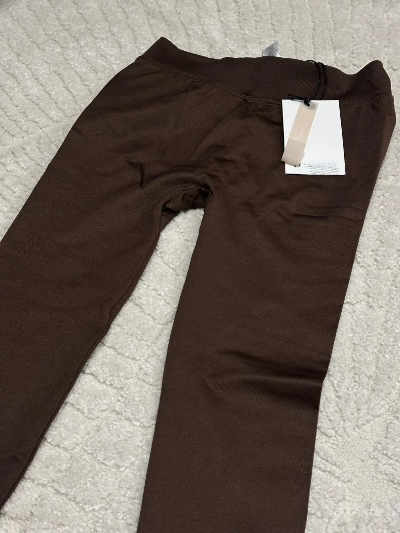 Helanke- scrunch pull and bear