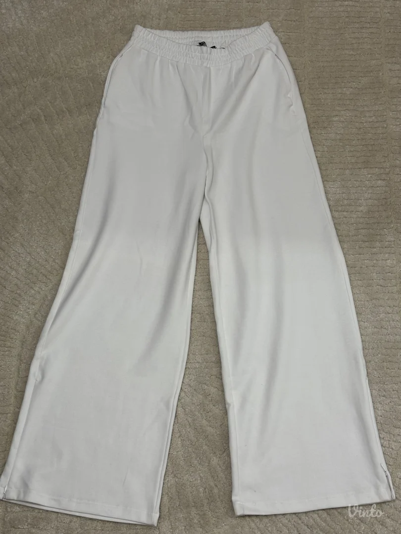 Zara - bela trenerka