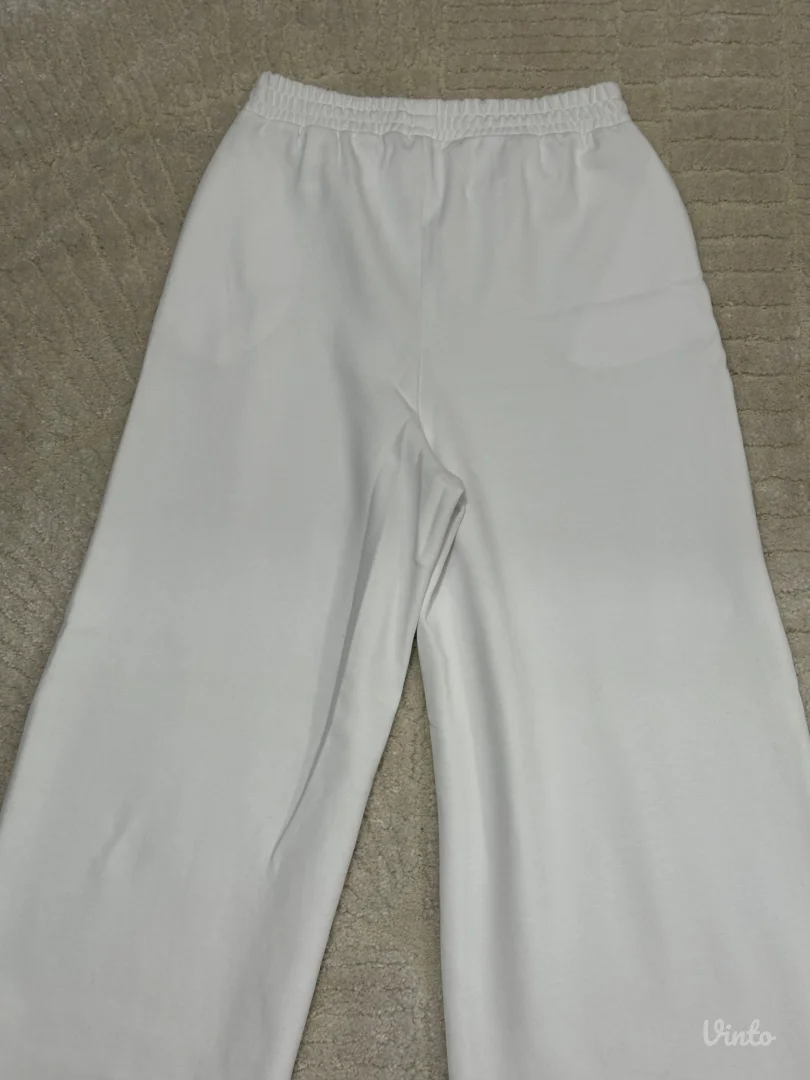 Zara - bela trenerka