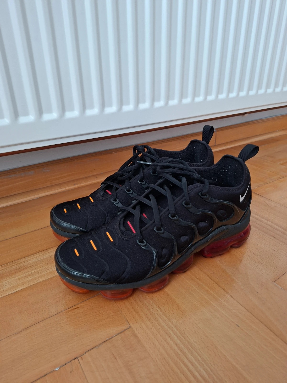 Nike Vapormax Plus Black/Magma