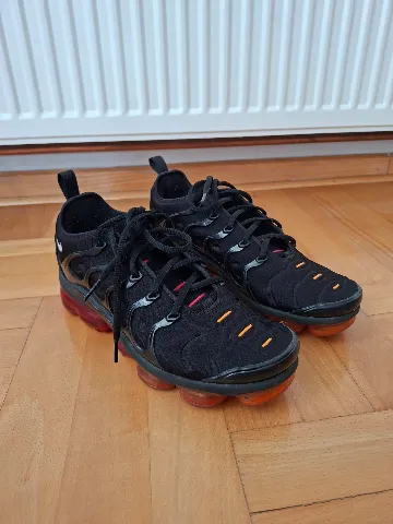 Nike Vapormax Plus Black/Magma
