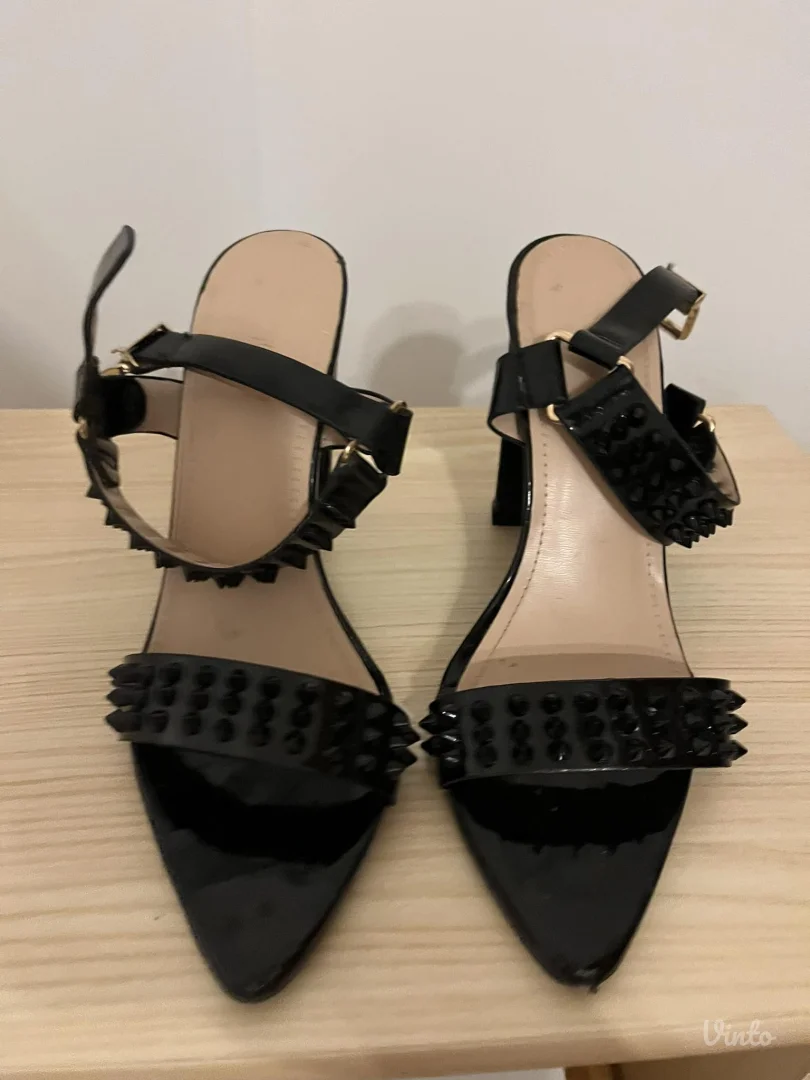 Potpuno ocuvane sandale, bez ostecenja