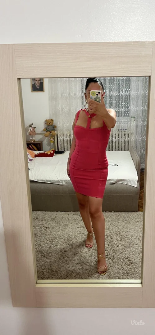 Potpuno nova haljina sa etiketom