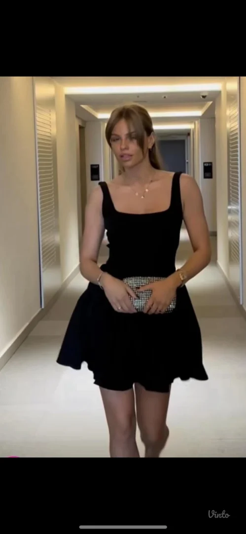 Samo jednom obucena haljina, kao nova