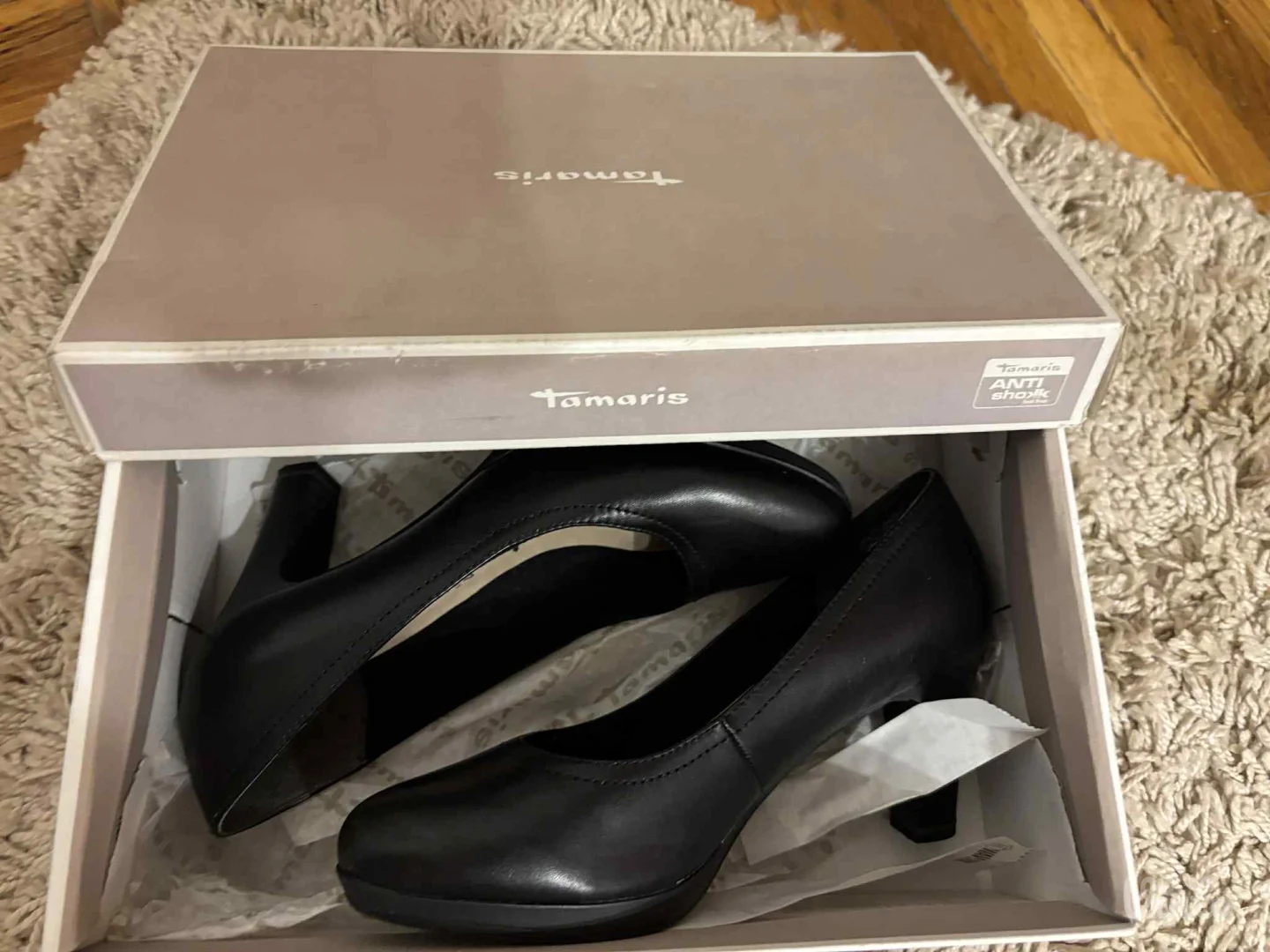 Potpuno ocuvane kao nove kozne cipele