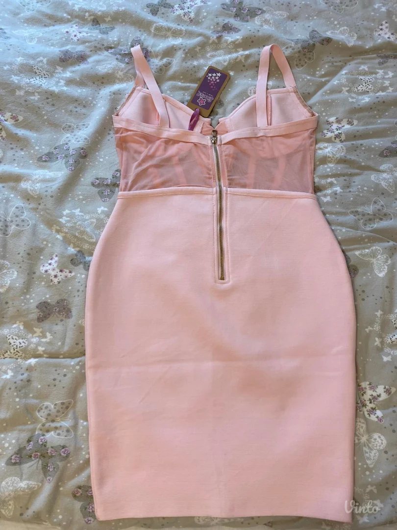 Potpuno nova haljina sa etiketom