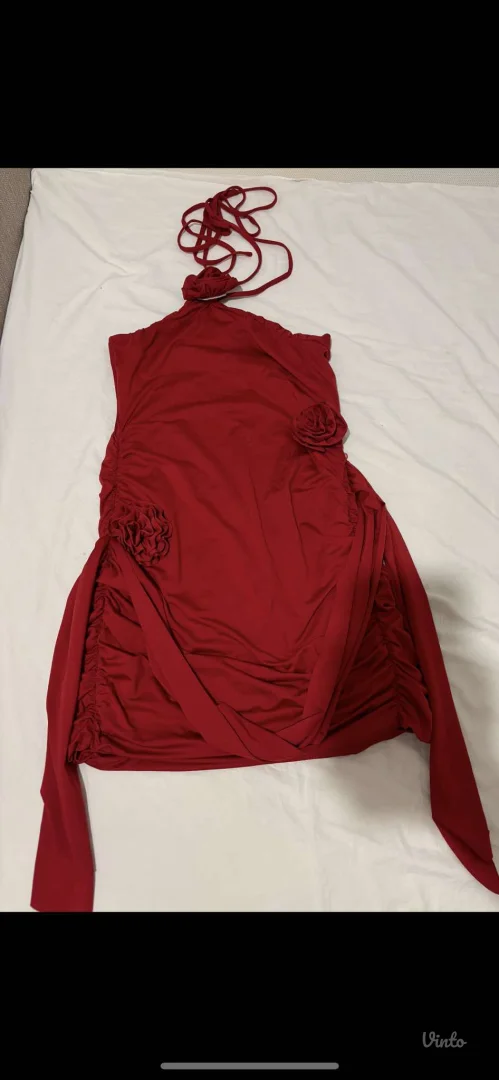 Potpuno nova crvena, sexy haljina