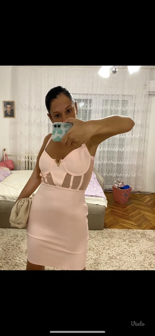 Potpuno nova haljina sa etiketom