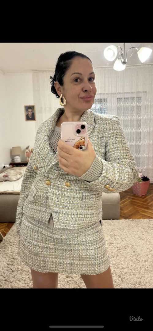 Potpuno nov komplet sa etiketom