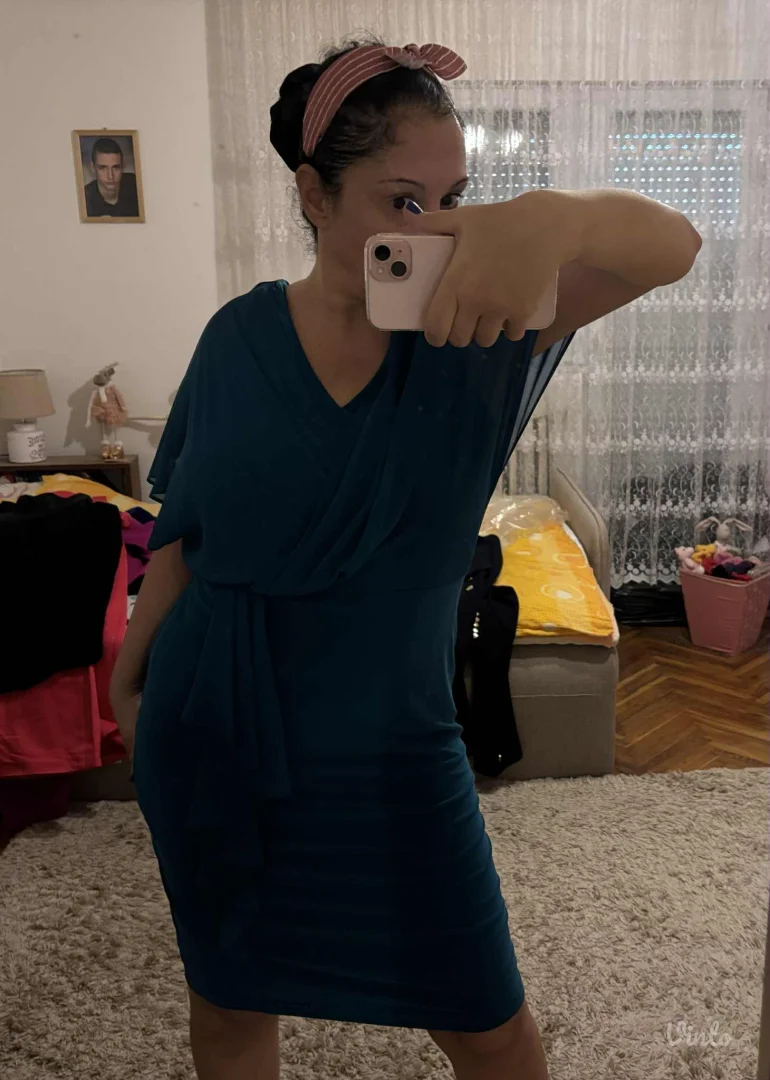 Potpuno ocuvana haljina