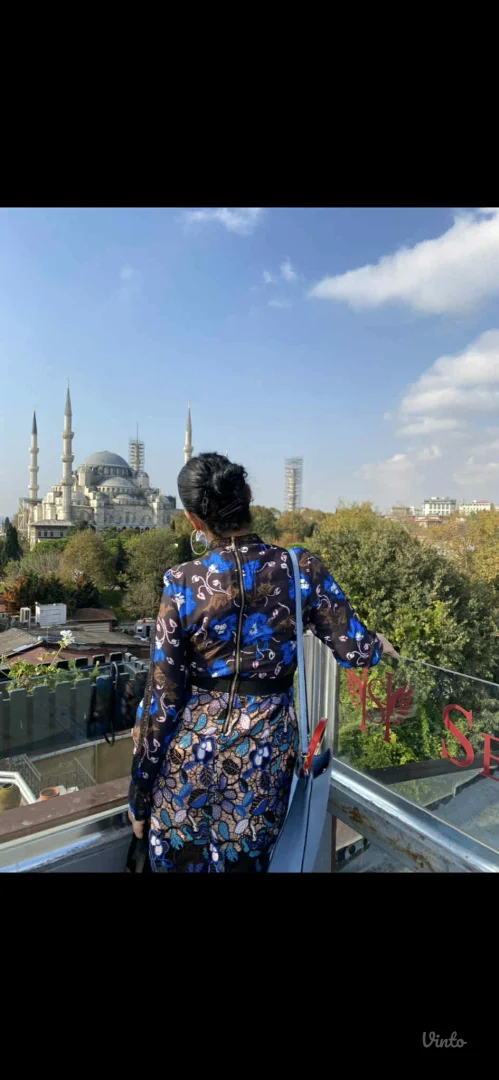 Potpuno ocuvana haljina