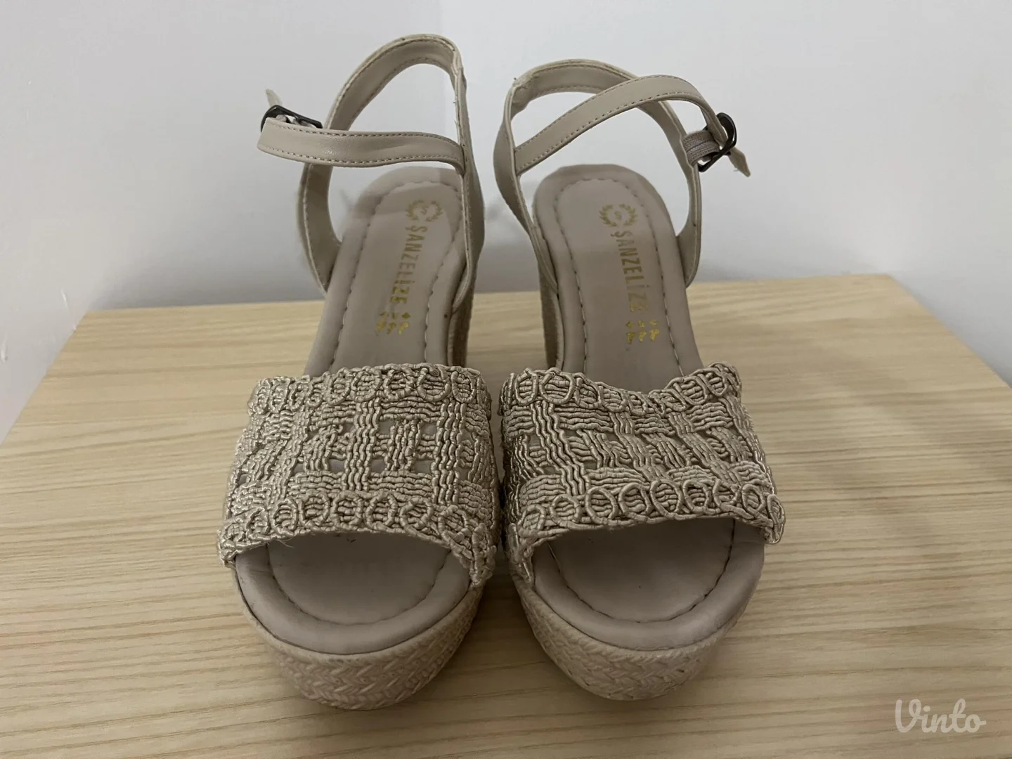 Samo jednom obuvene sandale