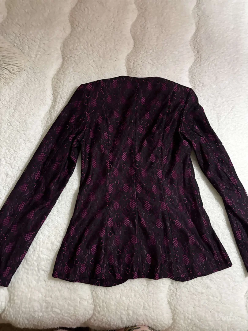 Divan potpuno ocuvan Mona sako - blejzer