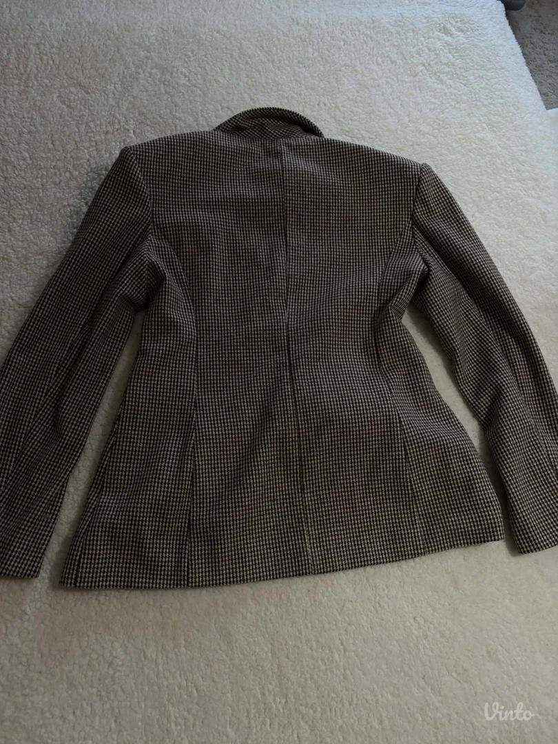Potpuno nov komlet sako i sorts
